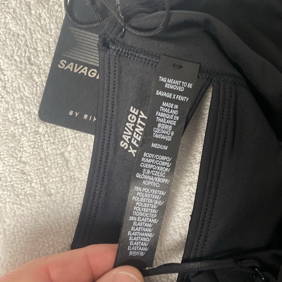 Savage X Fenty Sport Low Impact Sports Bra - Picture 3 of 4